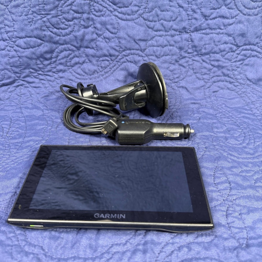 Garmin Nuvi GPS Navigator with Suction Cup Mount and Vehicle Power Cable Black